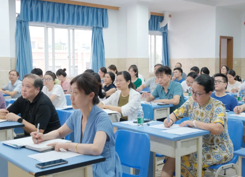 潛龍騰淵，春風(fēng)十里——成都美視學(xué)校中學(xué)部再獲殊榮